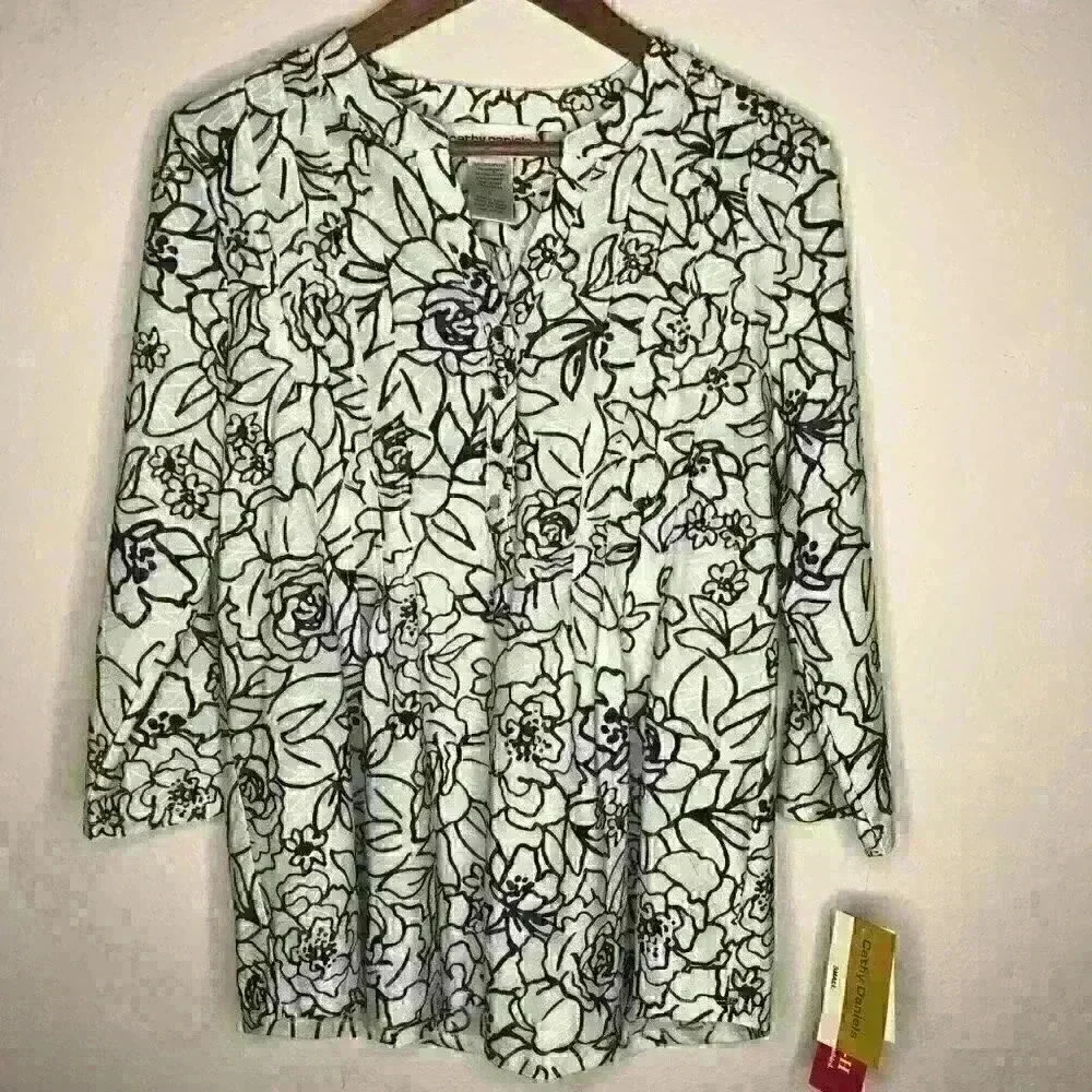NWT Cathy Daniels Simply‎ Textured Roll Tab Sleeve Print Top Sz S - Picture 2 of 12